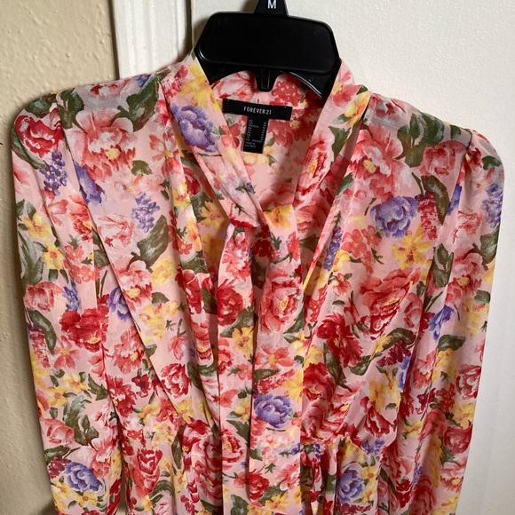 FOREREVER 21 - Picture 3 of 5